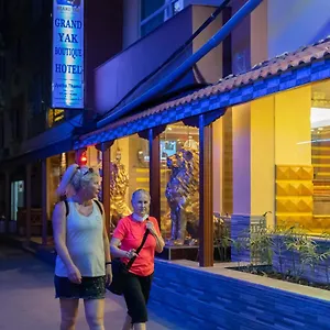 grand-yak-boutique-hotel.hotels-kathmandu.com/