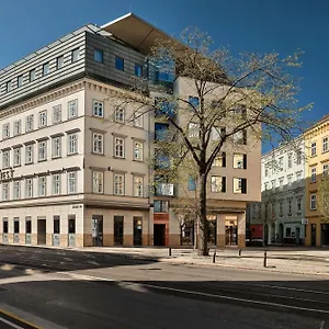Radisson Blu Triest Hotel, וינה